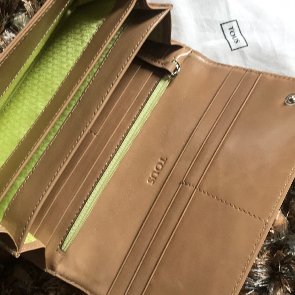 TOUS Leather Tan Wallet - Picture 2 of 3